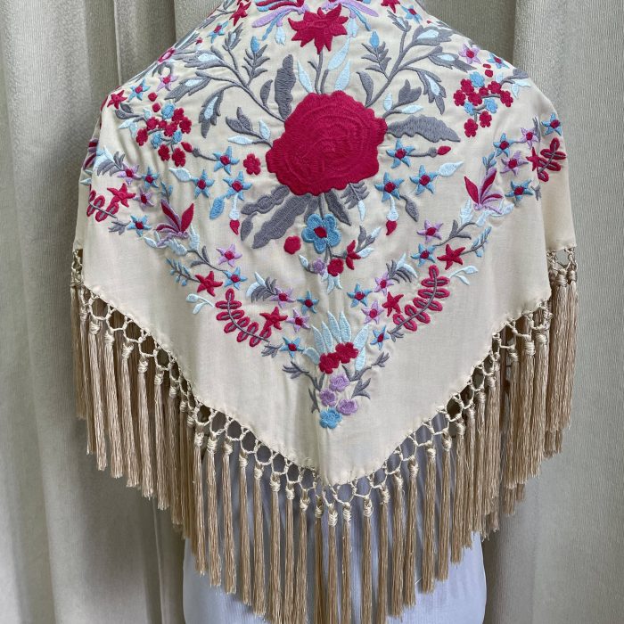 Mantoncillo Fantasía beige y frambuesa