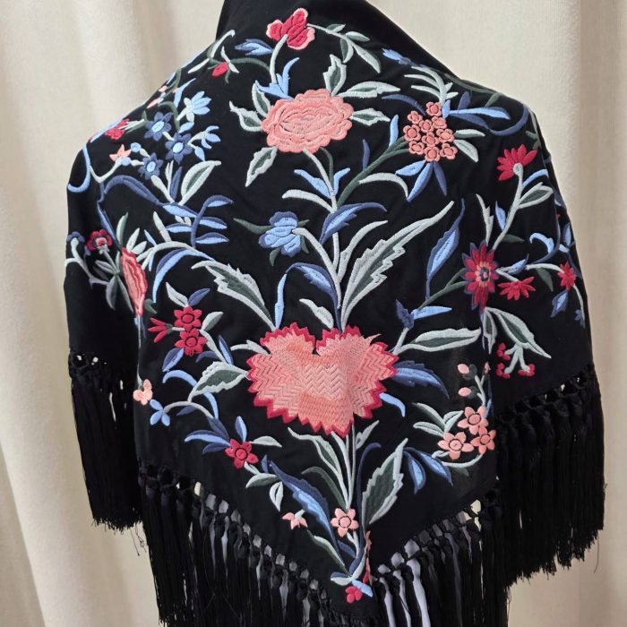 Mantoncillo Primavera negro