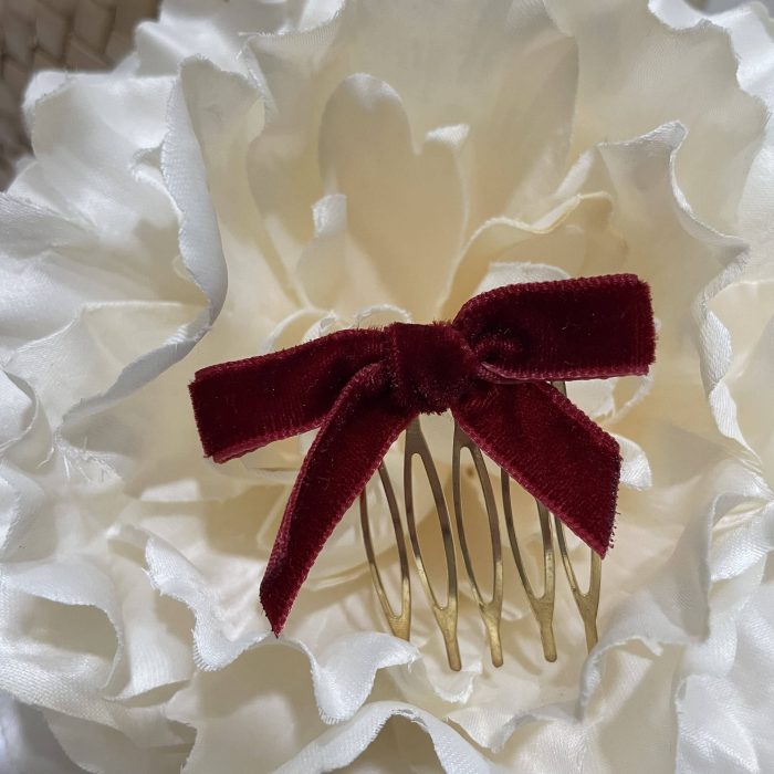 Peinecillo terciopelo burdeos