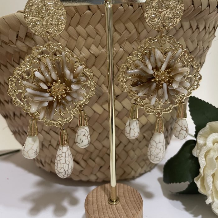 Pendiente Blanca beige