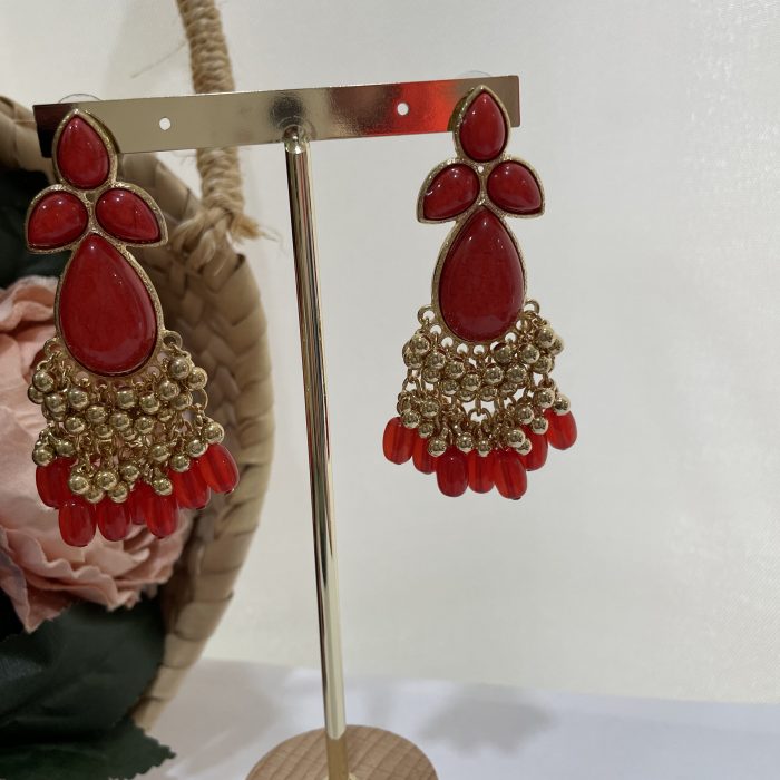 Pendiente trébol fleco rojo