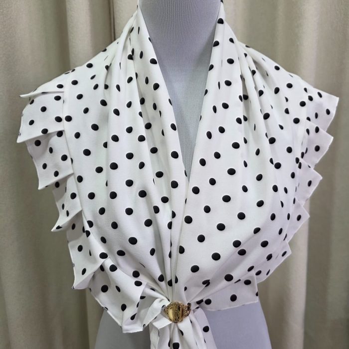 Pico lunares blanco y negro